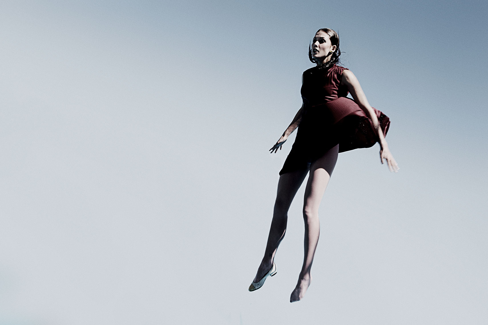 08-_ROP7527_lookdarker
